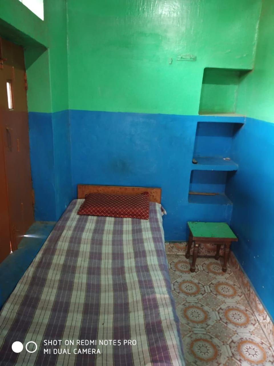 Hotel Yatri Niwas Varanasi Exterior photo